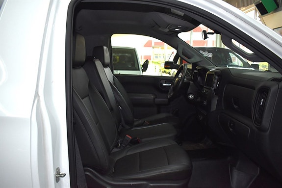 Chevrolet Silverado 1500 6 of 12