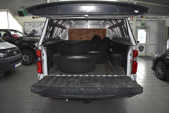 Chevrolet Silverado 1500 9 of 12