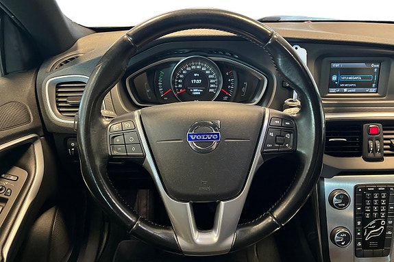 Volvo V40 13 of 30