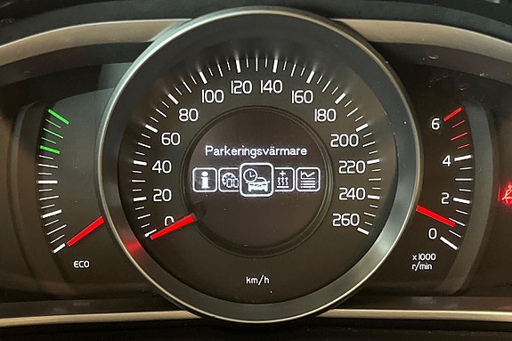 Volvo V40 17 of 30