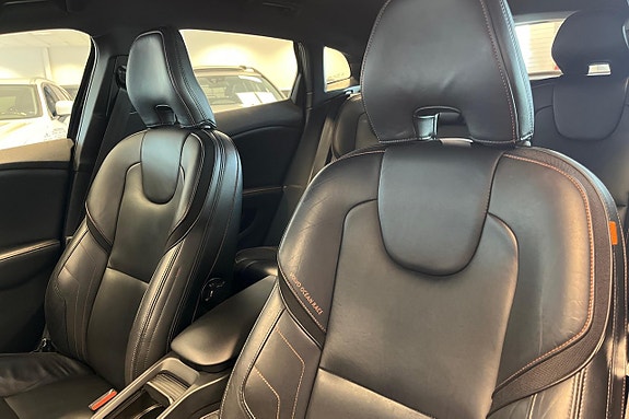 Volvo V40 22 of 30