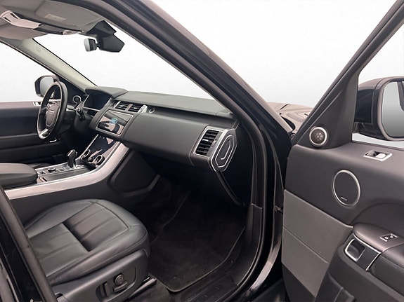 Land Rover Range Rover Sport 27 of 30