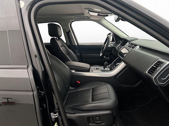 Land Rover Range Rover Sport 26 of 30