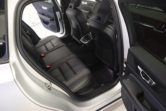 Volvo V60 9 of 27