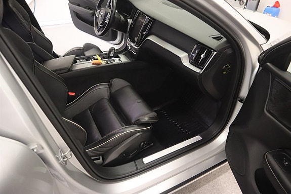 Volvo V60 7 of 27