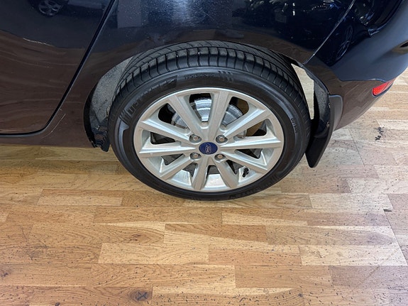 Ford Fiesta 16 of 18