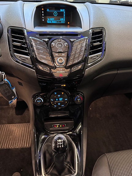 Ford Fiesta 13 of 18