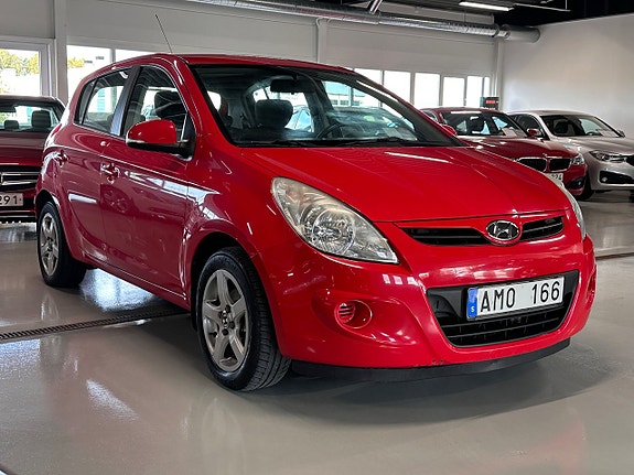 Hyundai i20 2 of 8