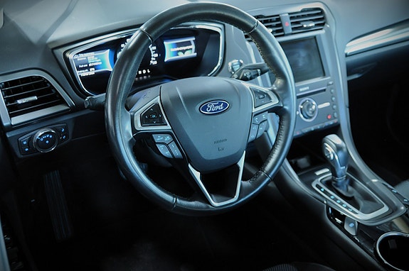 Ford Mondeo 8 of 16