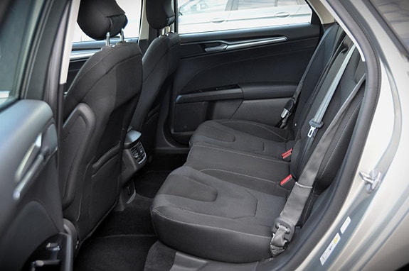 Ford Mondeo 15 of 16
