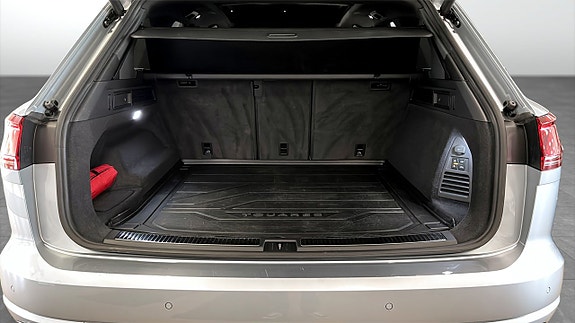 Volkswagen Touareg 12 of 12
