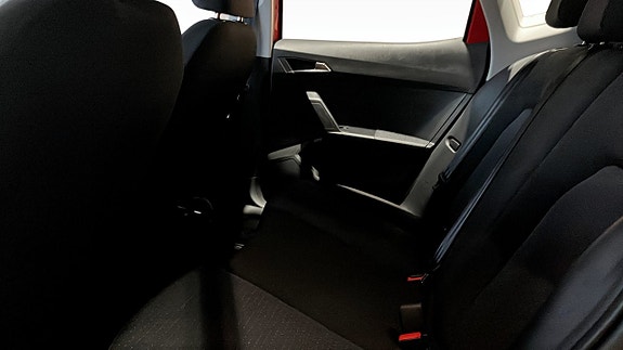 Seat Arona 11 of 12