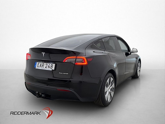 Tesla Model Y 9 of 30