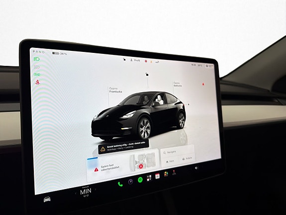 Tesla Model Y 22 of 30
