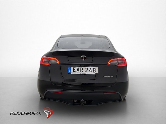 Tesla Model Y 8 of 30