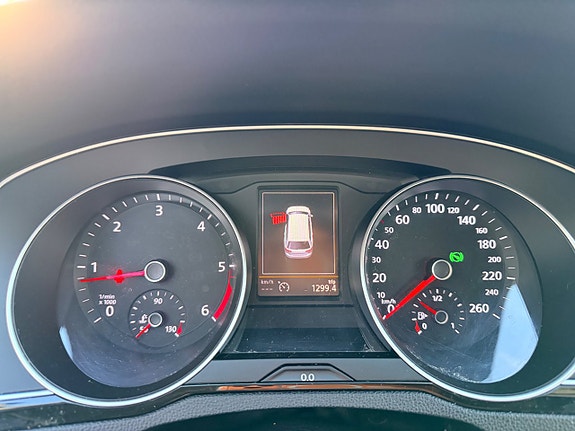 Volkswagen Passat 10 of 20