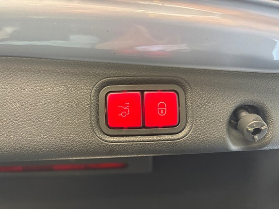 Mercedes-Benz E 220 d 16 of 16