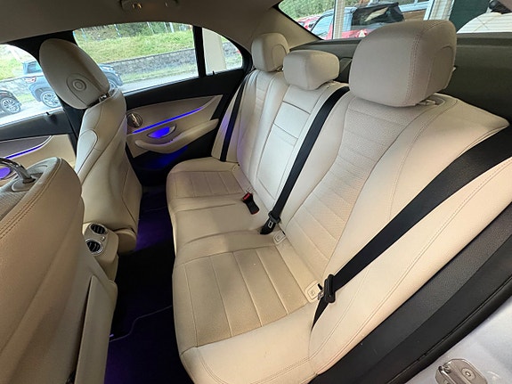 Mercedes-Benz E 220 d 15 of 16