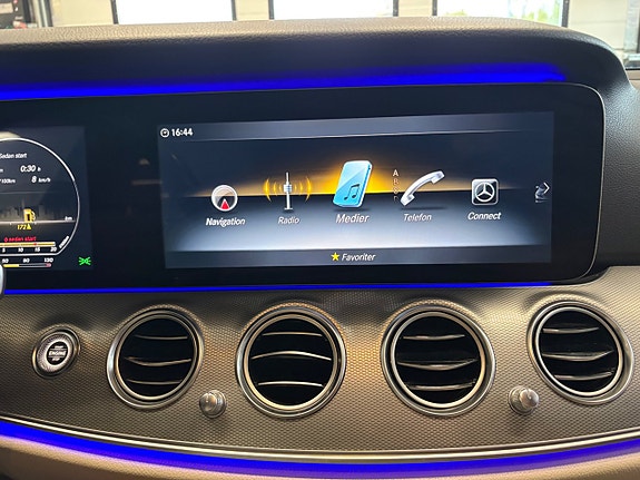 Mercedes-Benz E 220 d 10 of 16