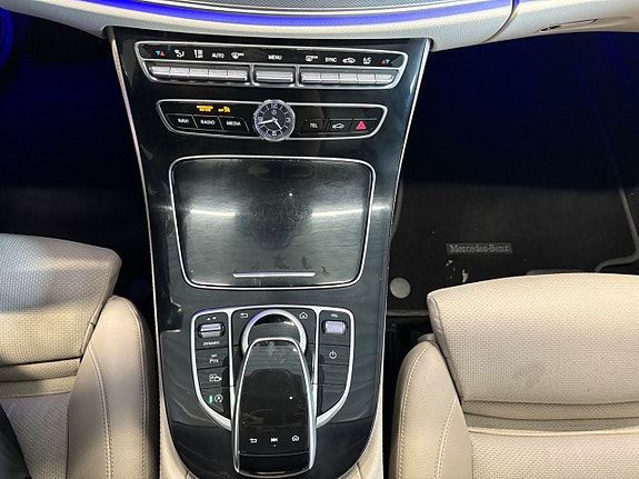 Mercedes-Benz E 220 d 12 of 16