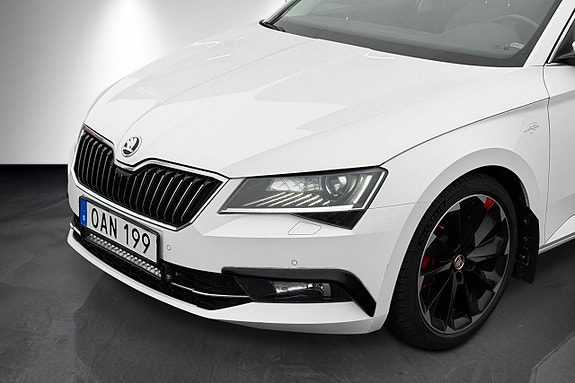 Skoda Superb 10 of 22
