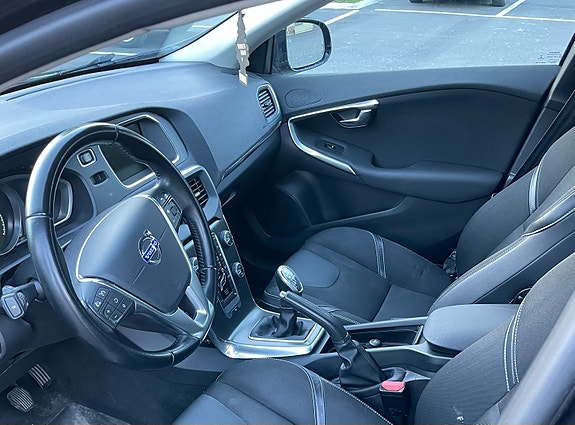 Volvo V40 3 of 6