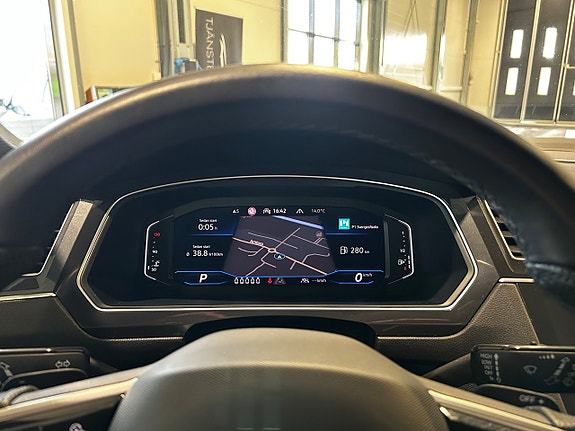 Volkswagen Tiguan Allspace 16 of 19