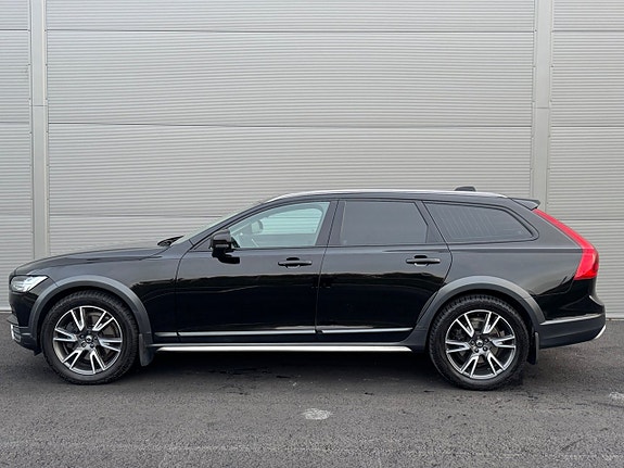 Volvo V90 Cross Country 4 of 11