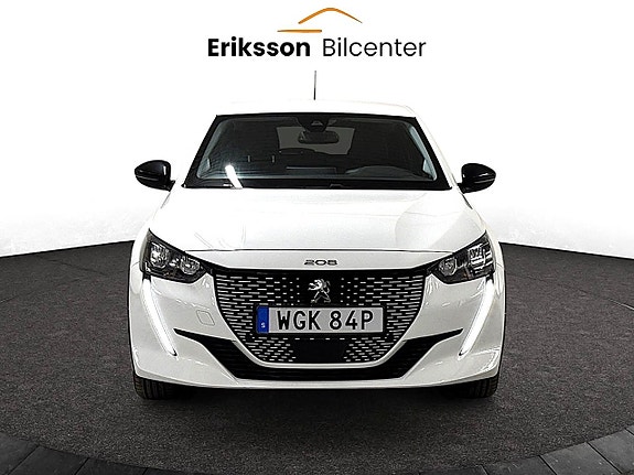 Peugeot e-208 3 of 24