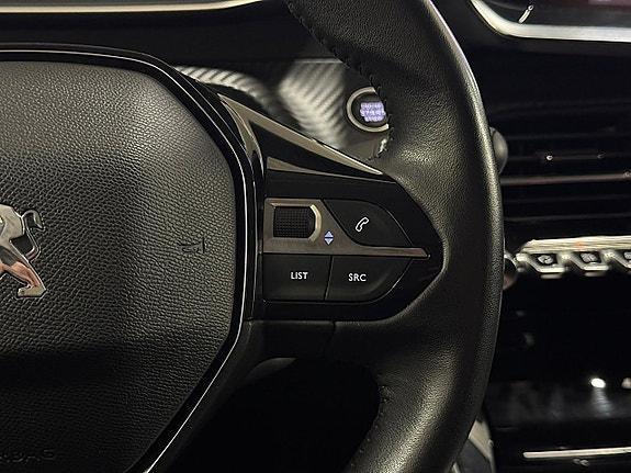 Peugeot e-208 16 of 24