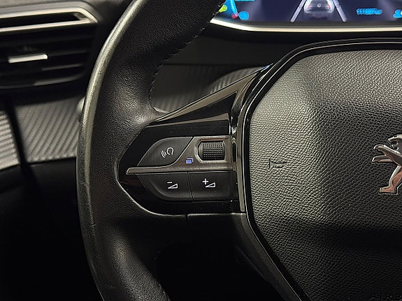 Peugeot e-208 15 of 24