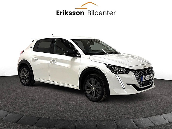 Peugeot e-208 2 of 24