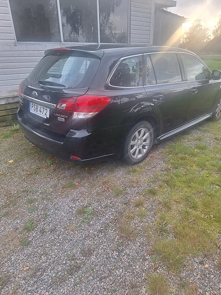 Subaru Legacy 10 of 10