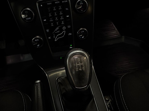 Volvo V40 21 of 26