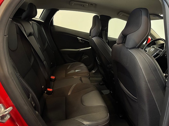 Volvo V40 23 of 26