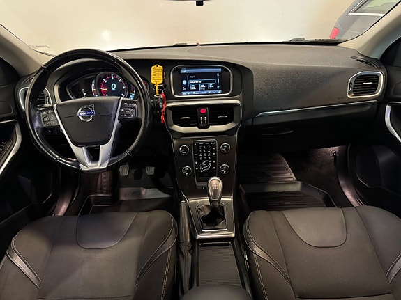 Volvo V40 15 of 26