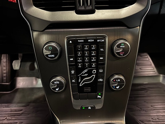 Volvo V40 20 of 26