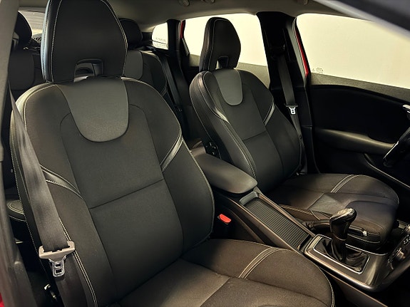 Volvo V40 14 of 26