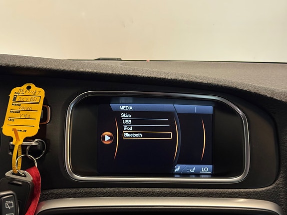 Volvo V40 19 of 26