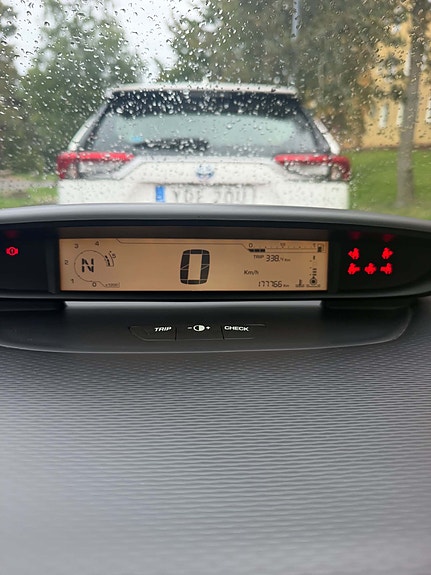 Citroen C4 2 of 11