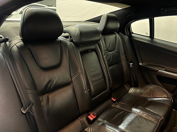 Volvo S60 20 of 26