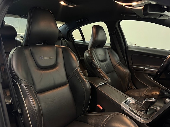 Volvo S60 14 of 26
