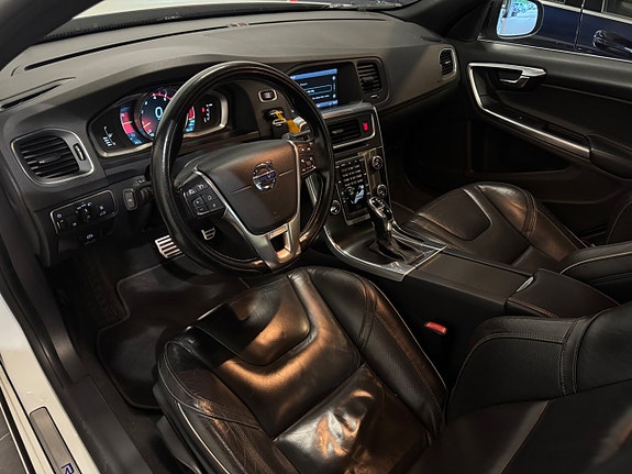 Volvo S60 11 of 26