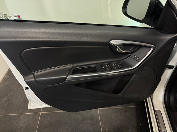 Volvo S60 9 of 26