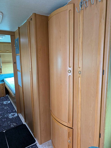 Adria Unica 562 2 of 8