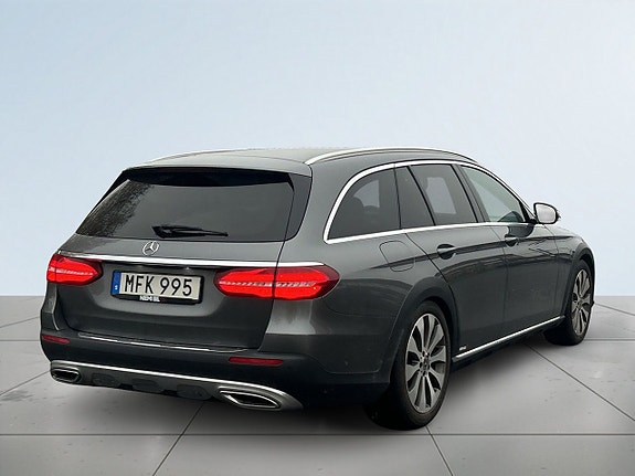 Mercedes-Benz E220 4 of 25