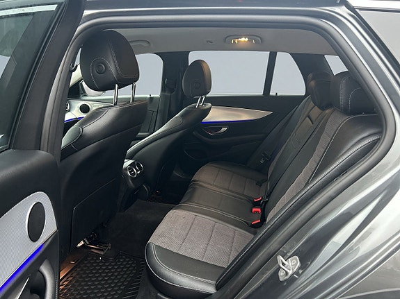 Mercedes-Benz E220 12 of 25