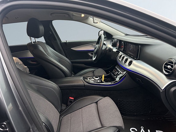 Mercedes-Benz E220 9 of 25