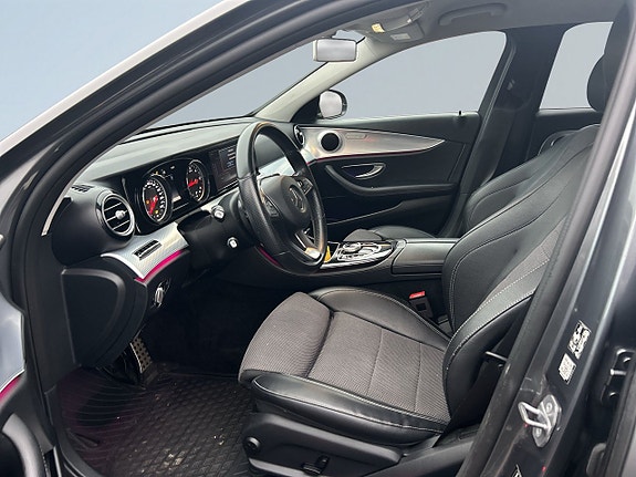 Mercedes-Benz E220 6 of 25