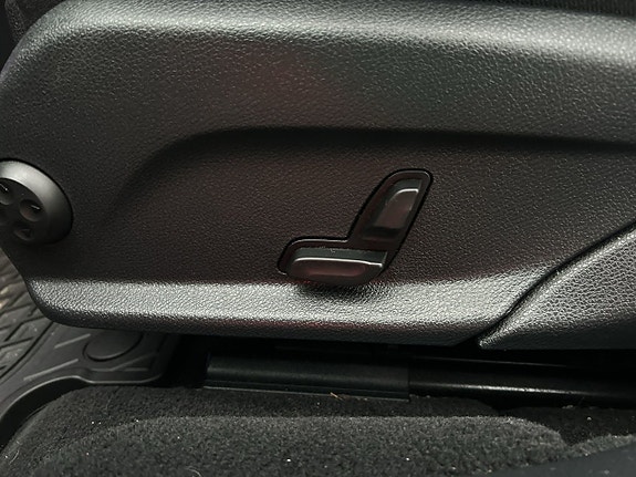 Mercedes-Benz E220 21 of 25